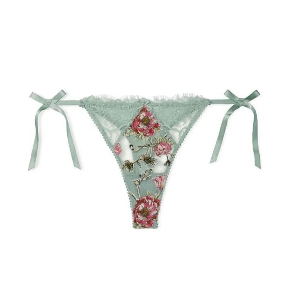 VS DREAM ANGELS
Floral Embroidery Side-Tie Thong Panty NWT